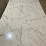 ورق پی_وی_سی یکرو روکش طرح سفید خط طلایی