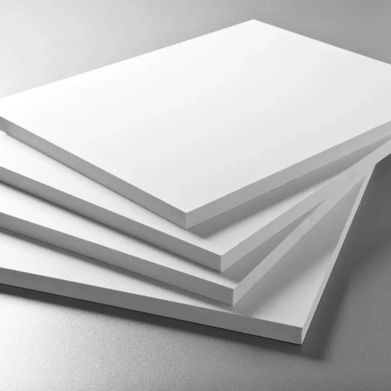 پیویسی سفید